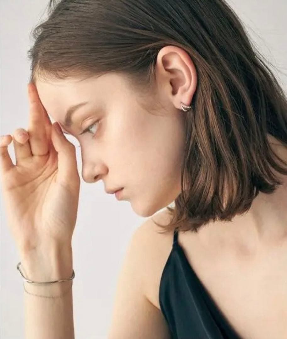 ete ビジューダブルピアス