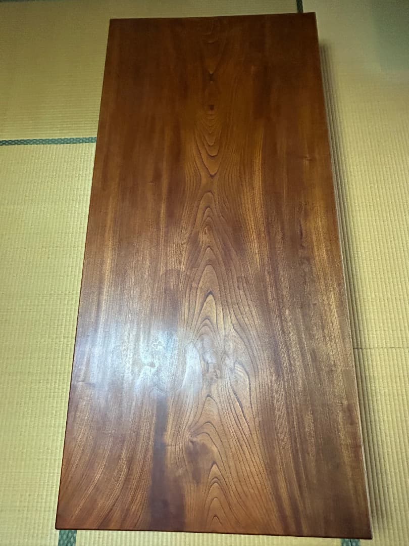 欅材の座卓 (松岡日出雄 作)