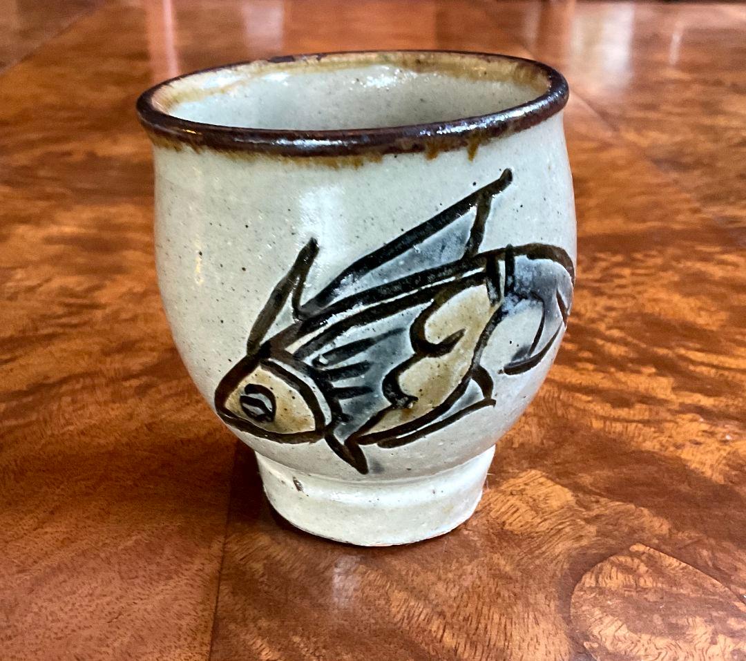 人間国宝　金城次郎　琉球壺屋焼　魚文　湯呑