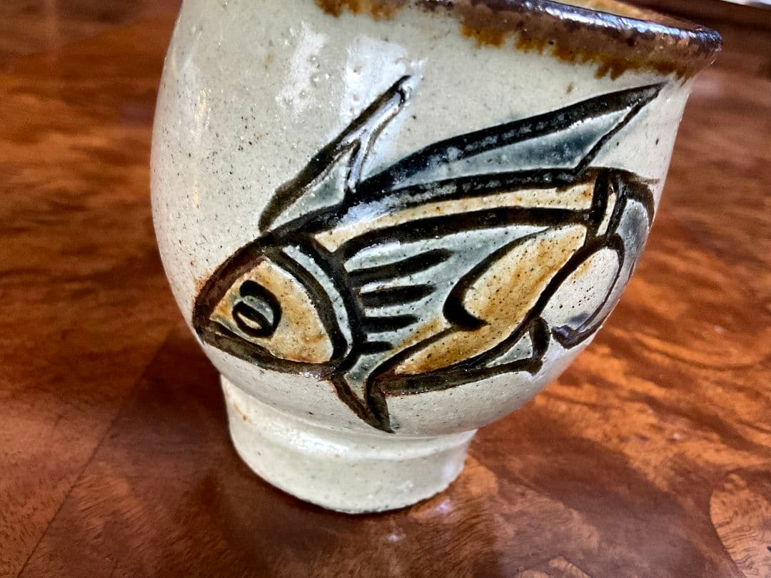 人間国宝　金城次郎　琉球壺屋焼　魚文　湯呑