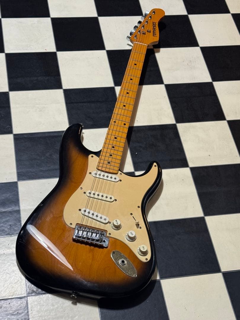 F*☆様 FERNANDES フェルナンデス　ストラトキャスター サンバースト