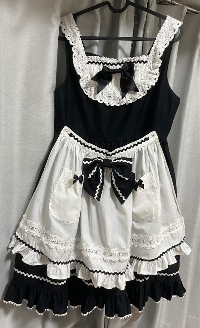 ローズフルールエプロンジャンパースカート 黒