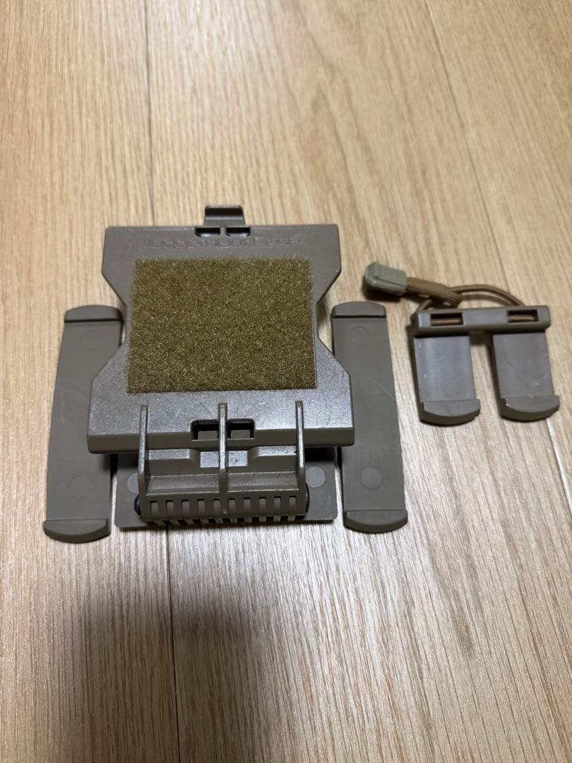 個人装備 Juggernaut.Case PALS Armor Mount