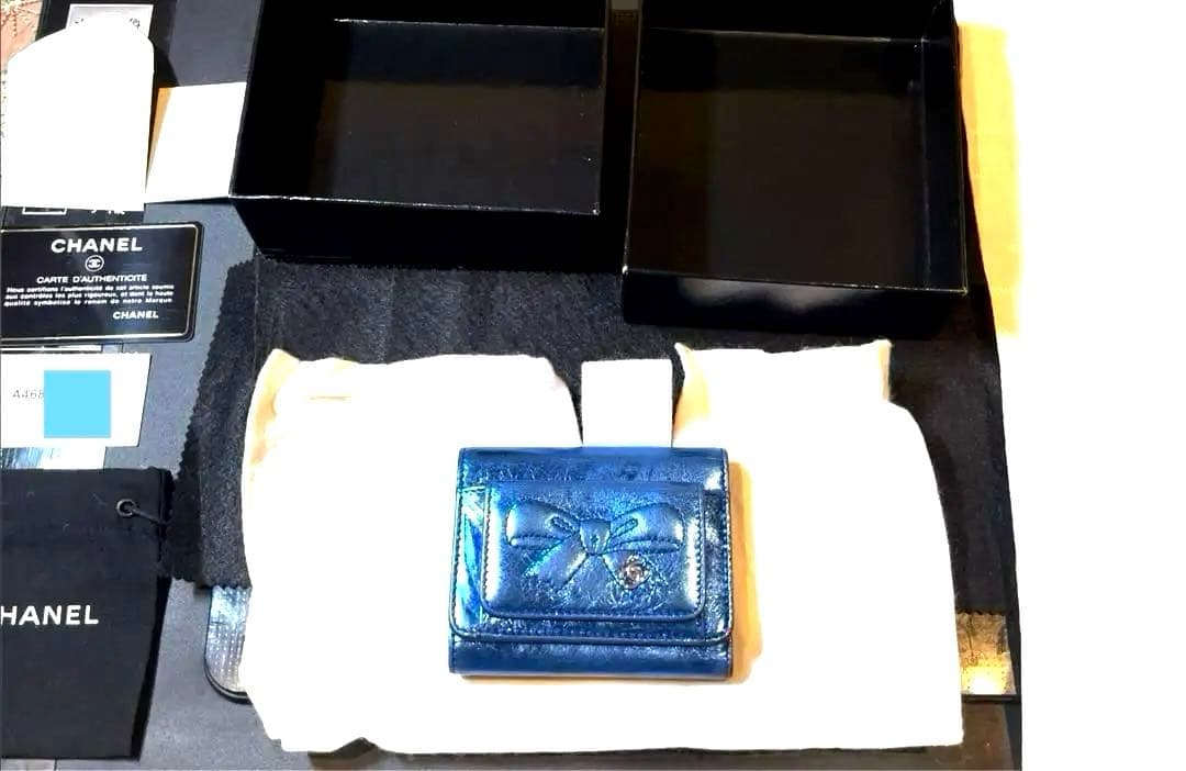 国内正規品未使用に近いシャネルミニ財布レディース三つ折り贈物ブルー二つ折りギフト