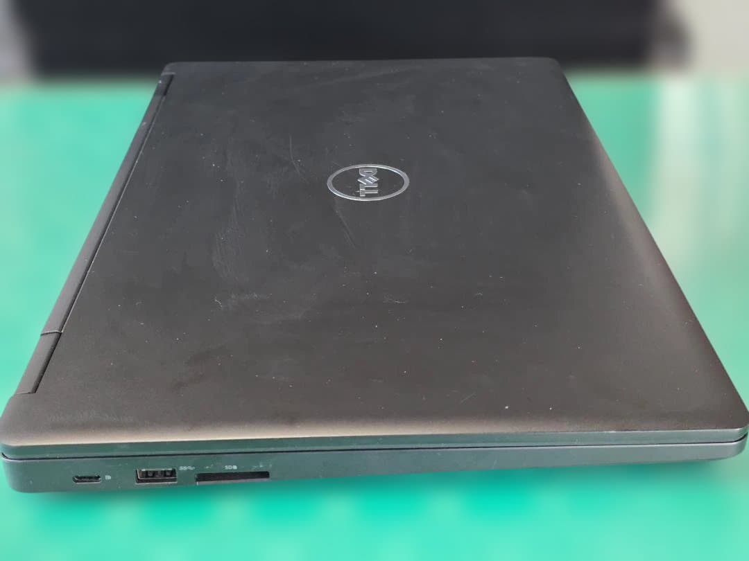 Dell Precision 3520 Core i7 第7世代 16GB