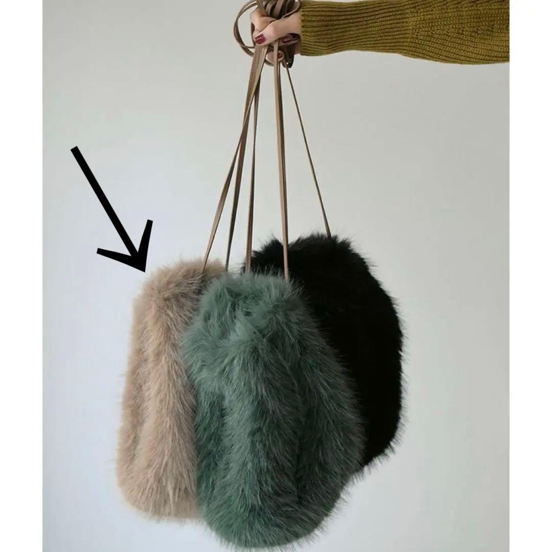 HUG Ō WäR フェイクファー２wayバッグ　ハグオーワー