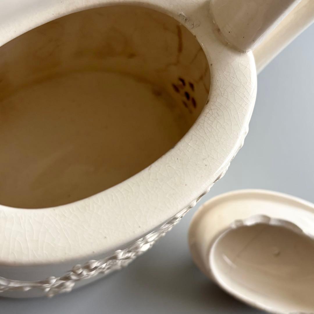 英国アンティーク　1880年代Bristol　　梅の浮彫りポット⚫︎稀少品・美術品