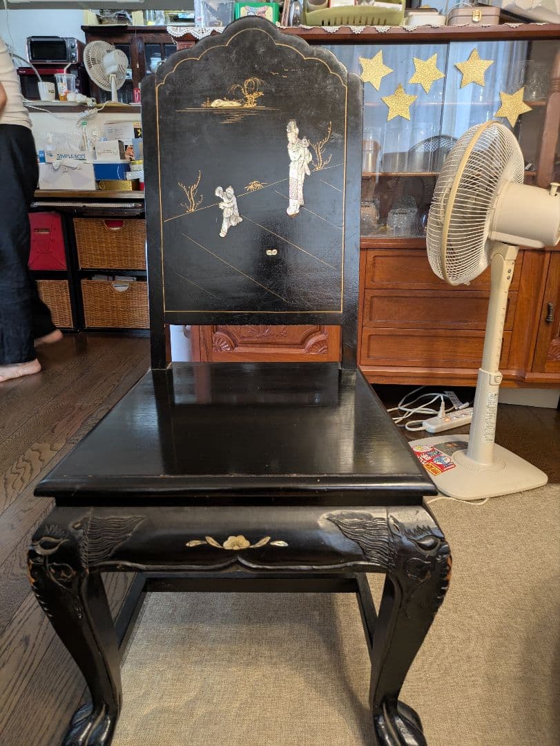 アジアンスタイルの装飾椅子