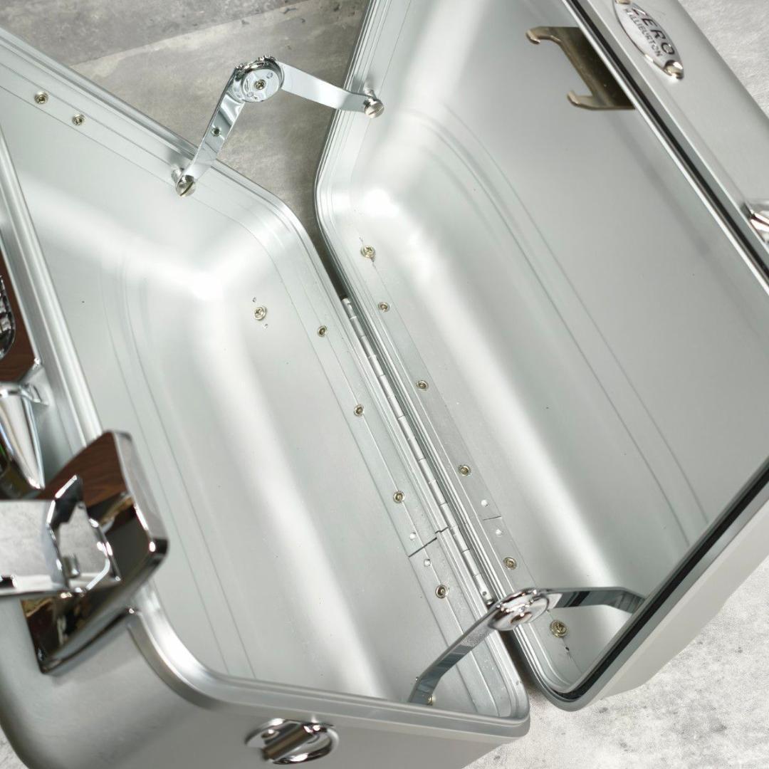 【美品】ゼロハリバートン ミニアタッシュケース カメラケース シルバー