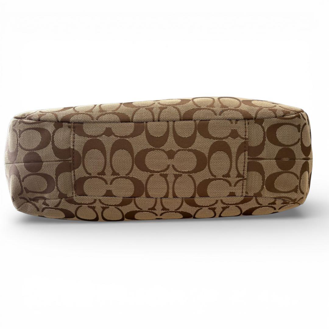 未使用に近い　Coach　ショルダーバッグ　ソーホー　シグネチャー　F17094