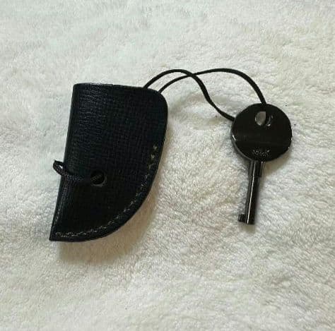 【希少】Aquascutum（アクアスキュータム）鍵付き本革 ビジネスバッグ