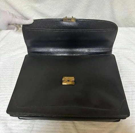 【希少】Aquascutum（アクアスキュータム）鍵付き本革 ビジネスバッグ