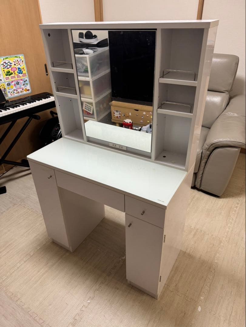 み*き様 ニトリ　ホワイト ドレッサー　イスなし