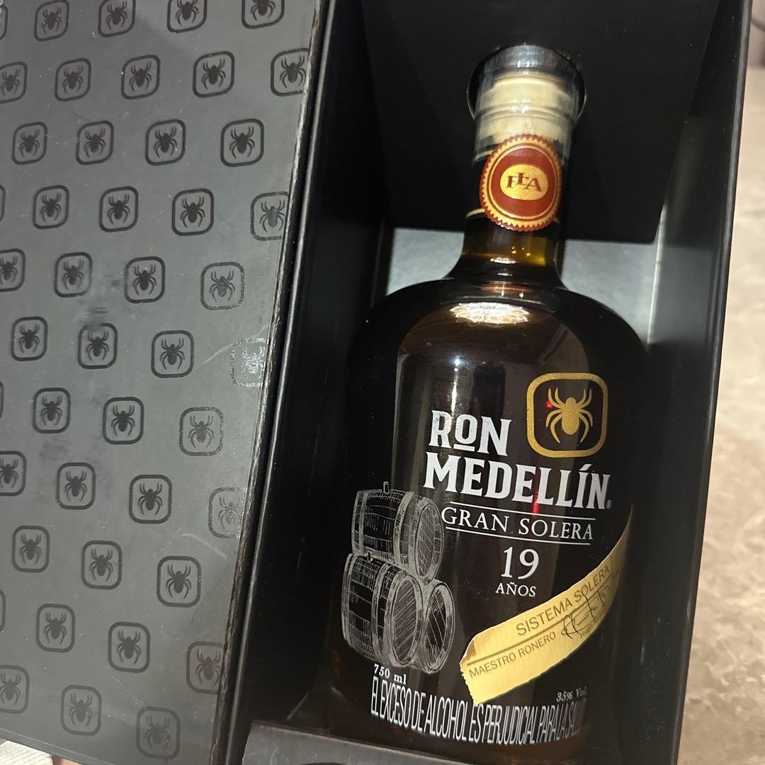 RON MEDELLÍN GRAN SOLERA19 AÑOS 750mlラム酒