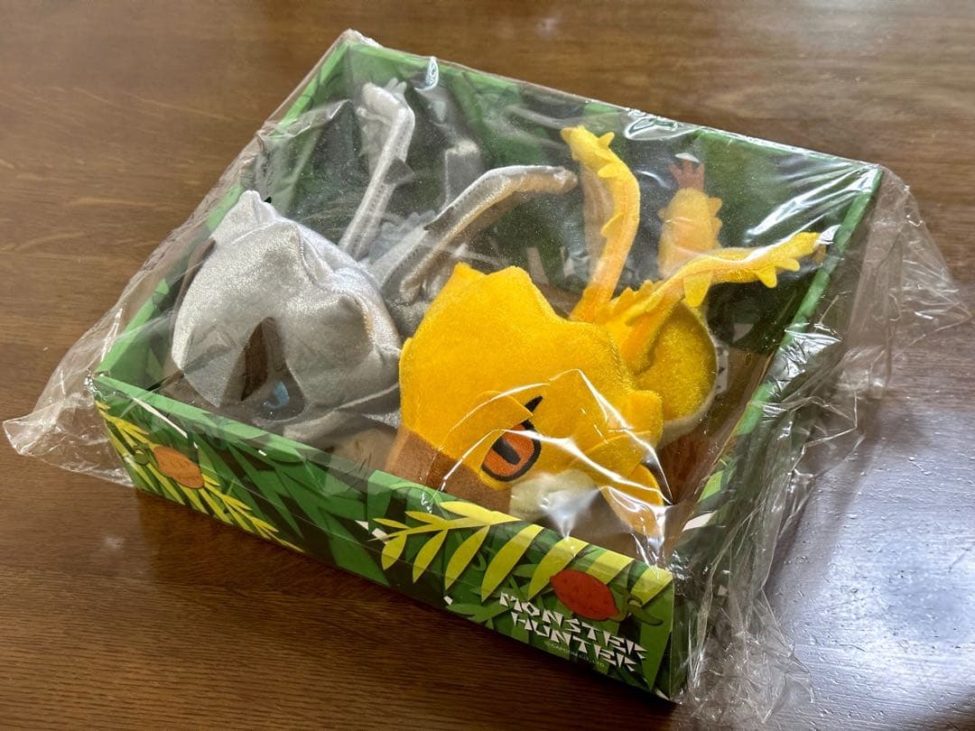 【未開封新品】リオレウス　リオレイア　希少種　ぬいぐるみ　セット