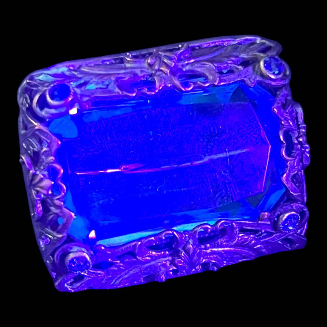 アール・デコアクセサリー☆ブルーウランガラス☆ボタニカルレクタングルブローチ