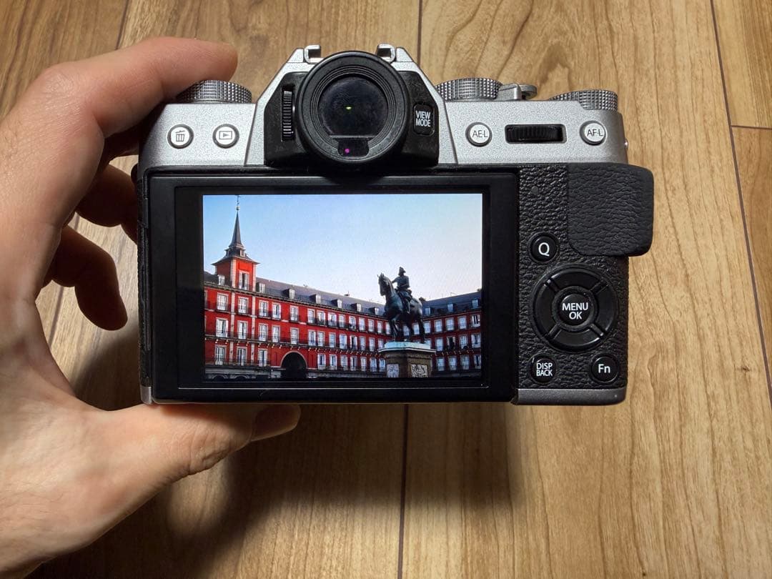 FUJIFILM X-T10 ミラーレス一眼カメラ シルバー