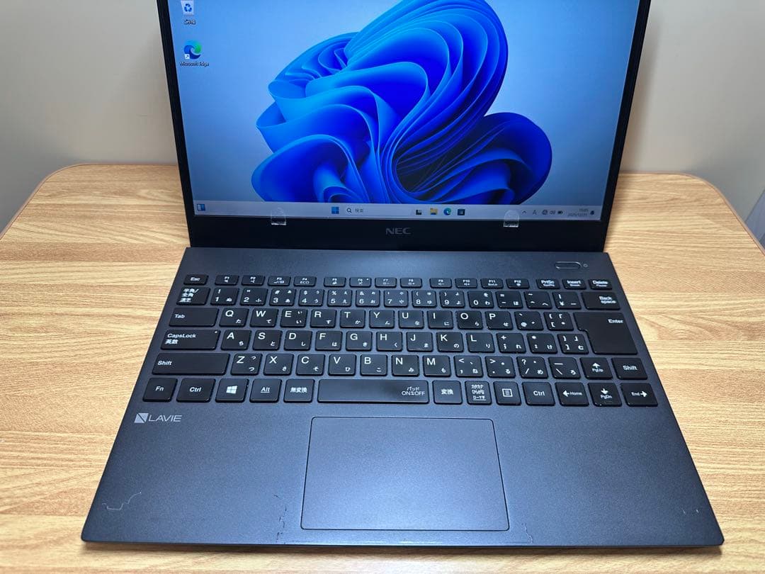 NEC ノートパソコン Core i7 gen 10,16/512,サクサク動く
