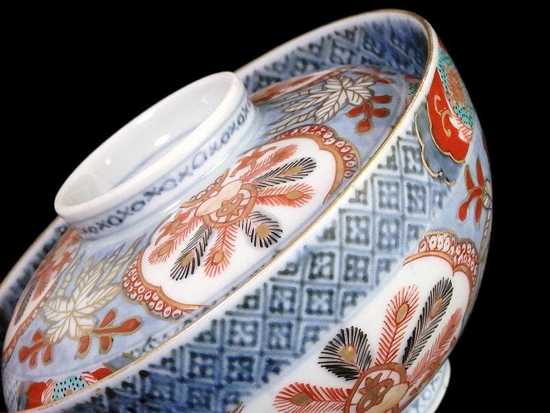 古伊万里　薄瑠璃　染錦　孔雀の図　大振蓋茶碗　F200AS-CTe