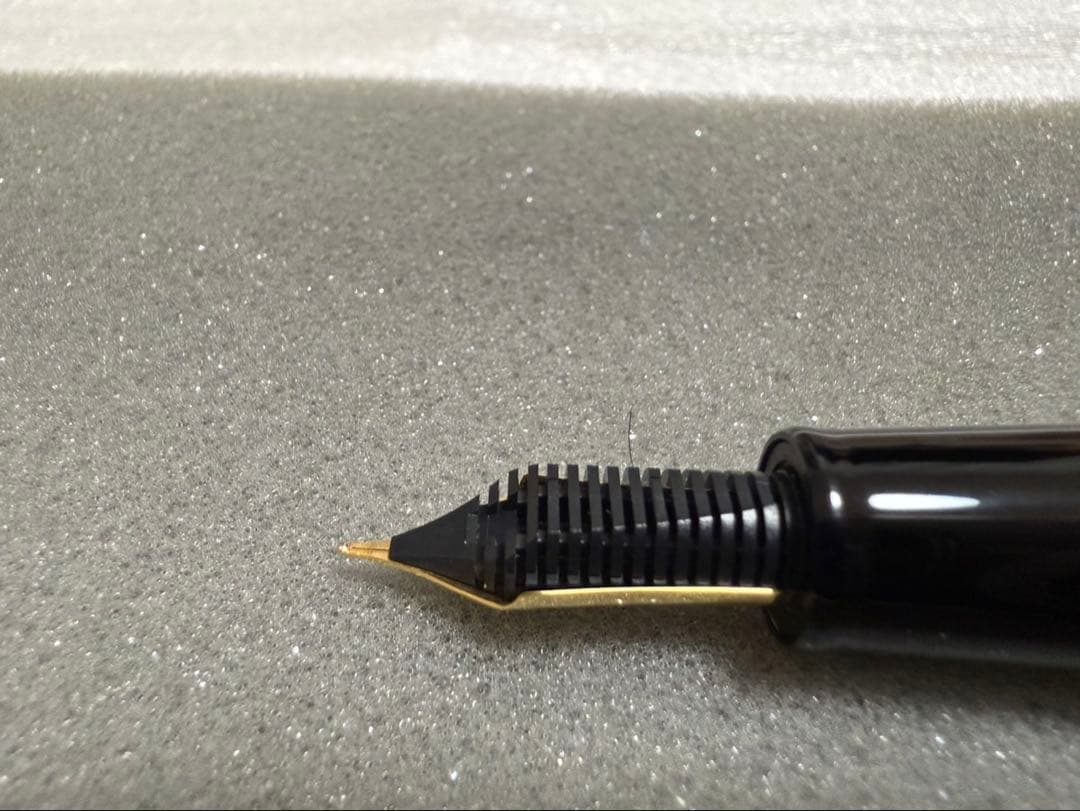 贈・内閣総理大臣　セーラー万年筆　プロギアモデル　螺鈿蒔絵　桜流れ