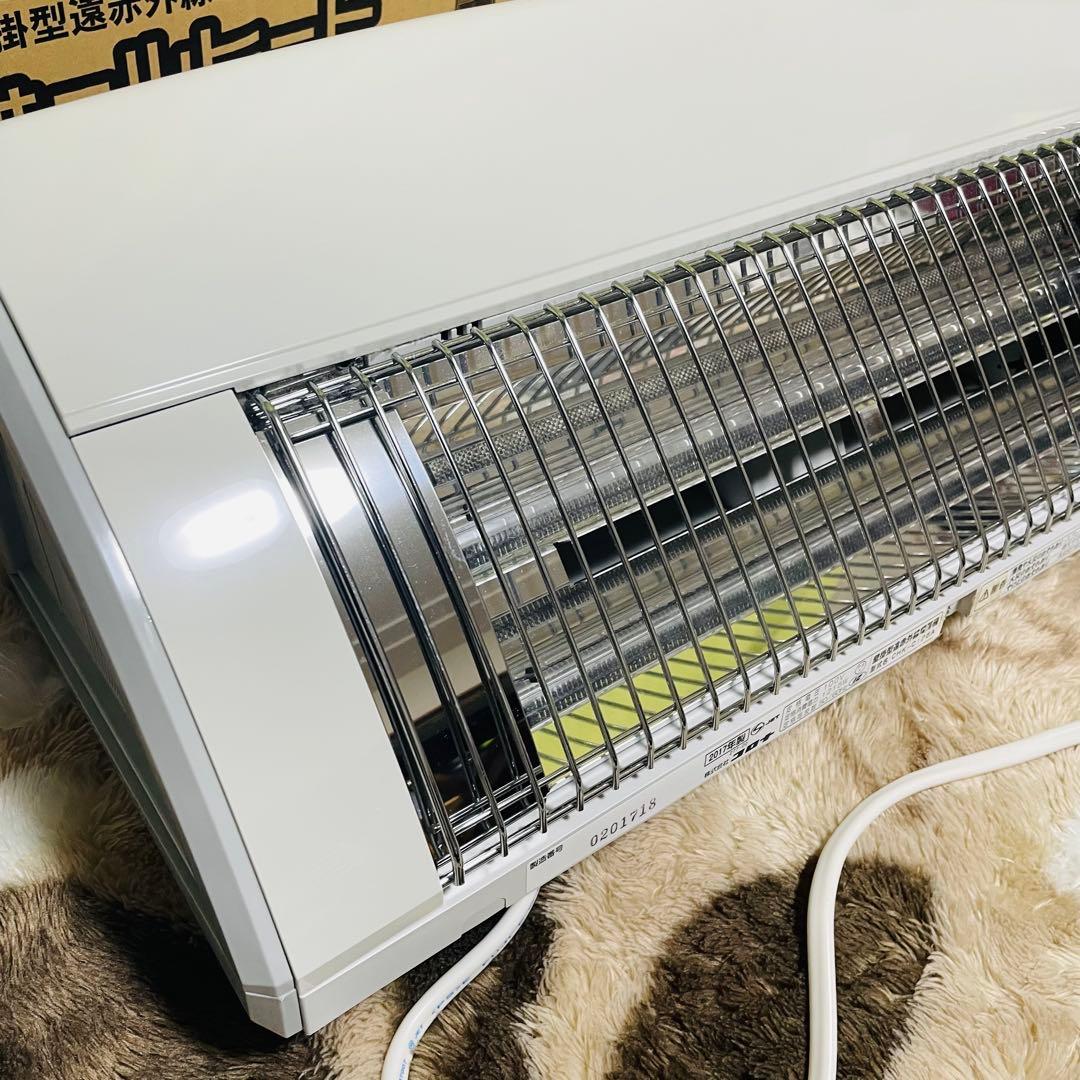 コロナ 壁掛型遠赤外線暖房機「ウォールヒート」 CORONA CHK-C126A