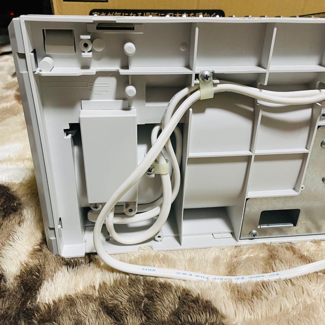 コロナ 壁掛型遠赤外線暖房機「ウォールヒート」 CORONA CHK-C126A