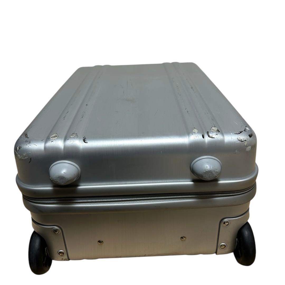 ZERO HALLIBURTON ゼロハリバートン スーツケース シルバー 2輪