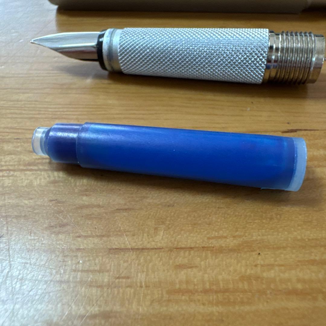 貴重 廃盤 Rotring ロットリング 600 万年筆 シルバー EF