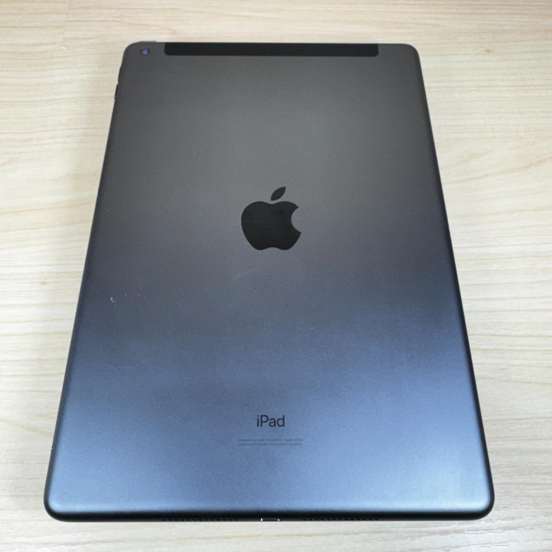 P189 iPad 第8世代 32GB セルラー