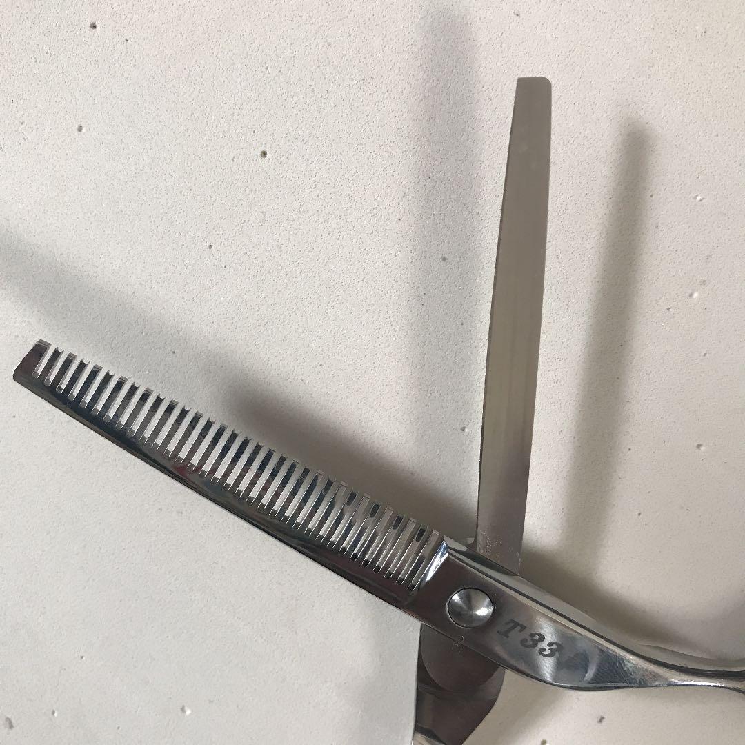 理容師さん、美容師さん、オススメ❣️シザーハサミ　T33i スキバサミ