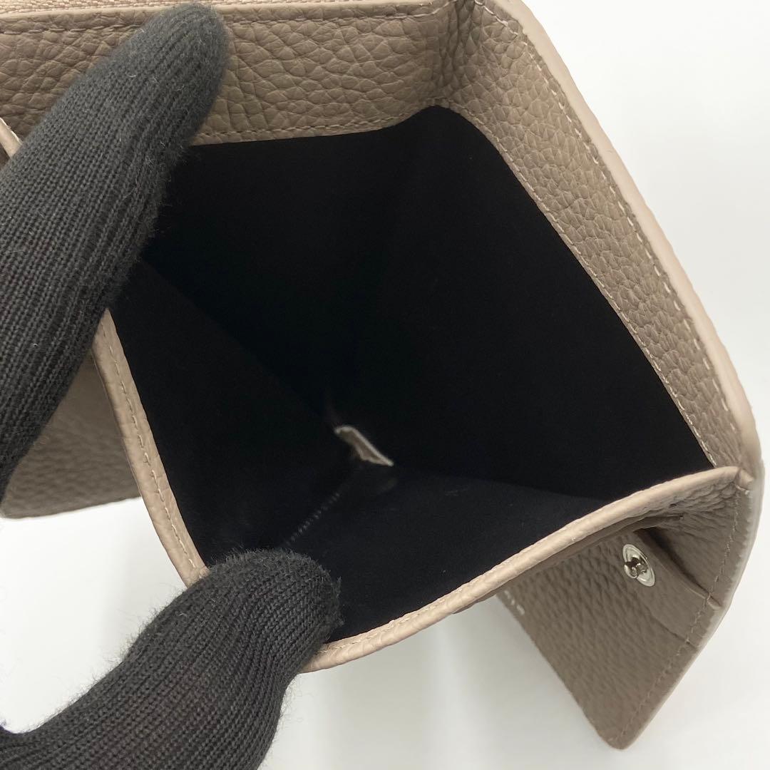 未使用級　vasic ROUND MINI 折り財布　ノット　レザー　ストーン