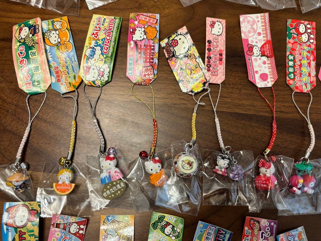 ハローキティ ご当地　ストラップ 41個セット