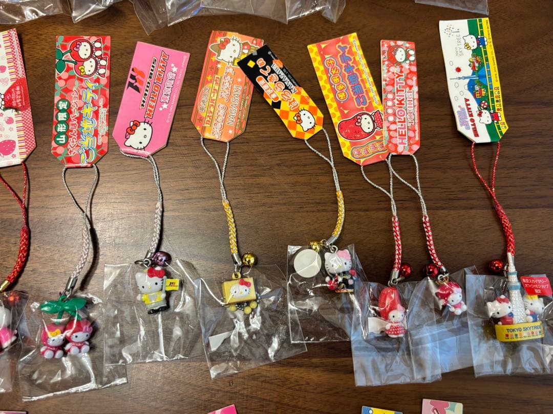 ハローキティ ご当地　ストラップ 41個セット