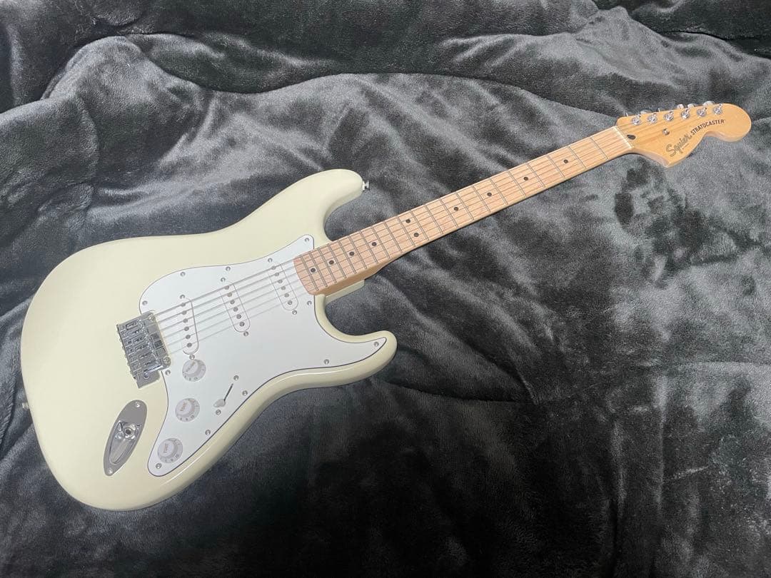 Squier Stratocaster ホワイトエレキギター