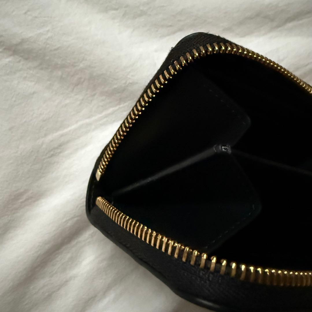 CELINE セリーヌ　トリオンフ　コンパクト　財布　二つ折り　ジップ　黒