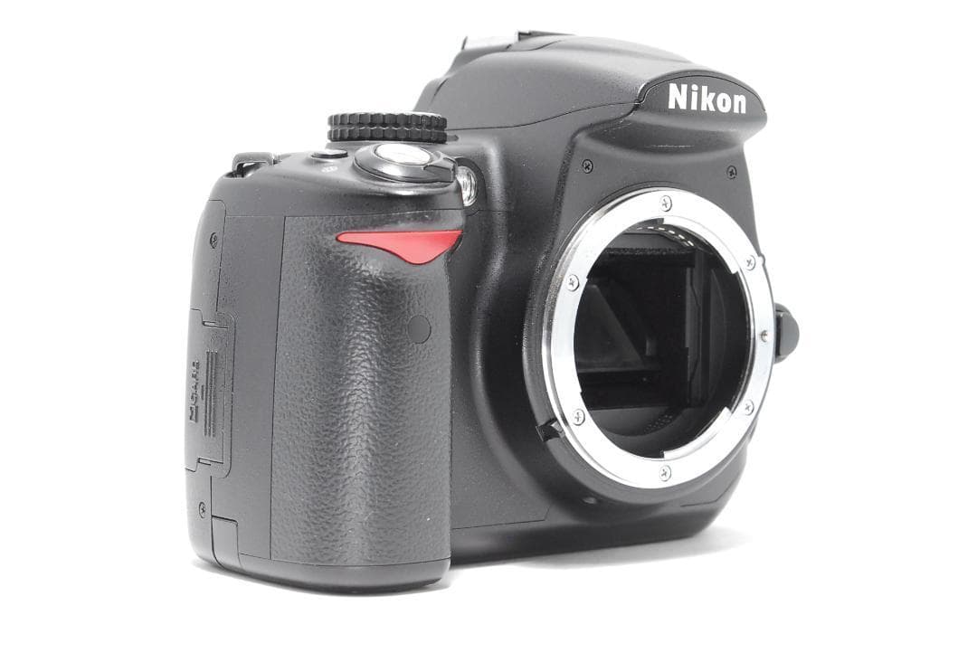 【美品】Nikon D5000　スマホ転送　動画も写真も撮れる　バリアングル液晶