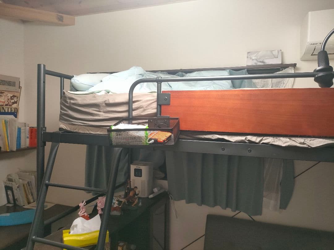 ハイタイプ　ロフトベット（フレームのみ）、シングル　 2口コンセント付き