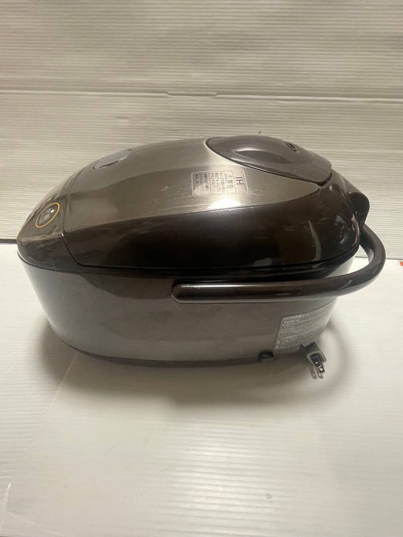 ZOJIRUSHI/象印　NW-VH18￼ IH炊飯器　1升