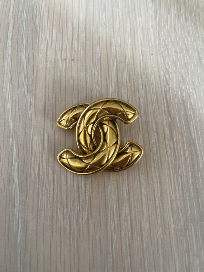 CHANEL ゴールド キルティングココマークブローチ