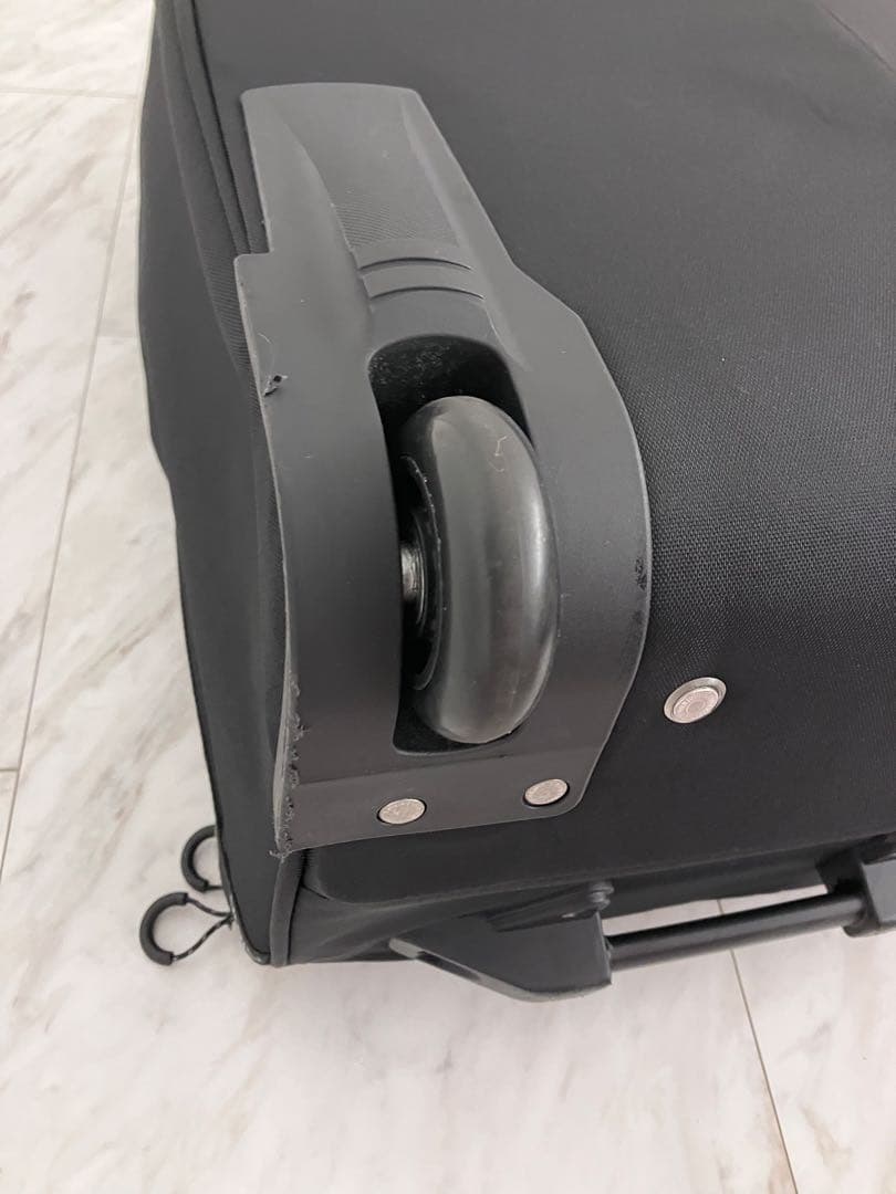 カルバンクライン　折りたたみキャリーバッグ ブラック　中型　スーツケース