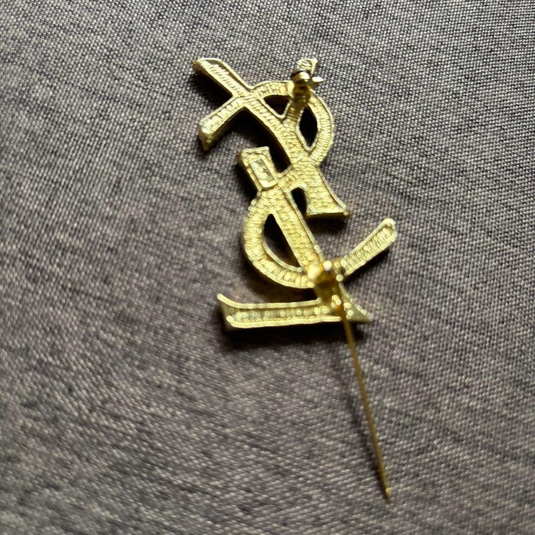 イヴサンローラン ブローチ ビンテージ 少々難あり