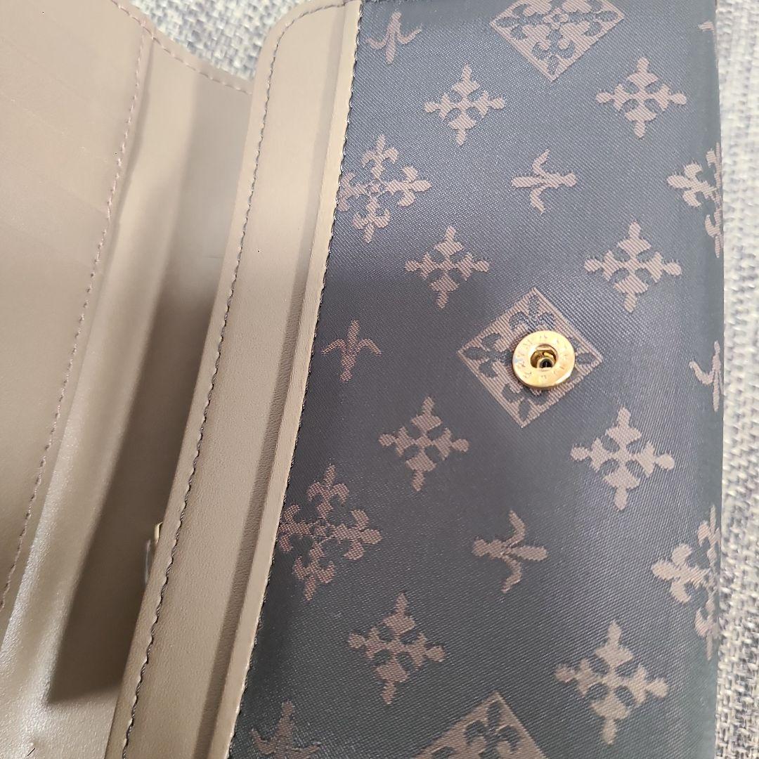 russet ラシット　フローラル 二つ折り財布