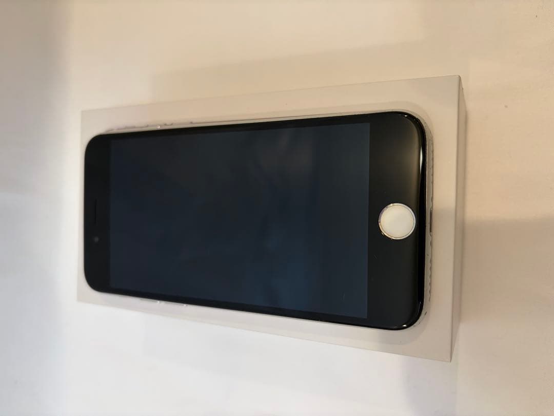 iPhone 8 256GB 本体 シルバー