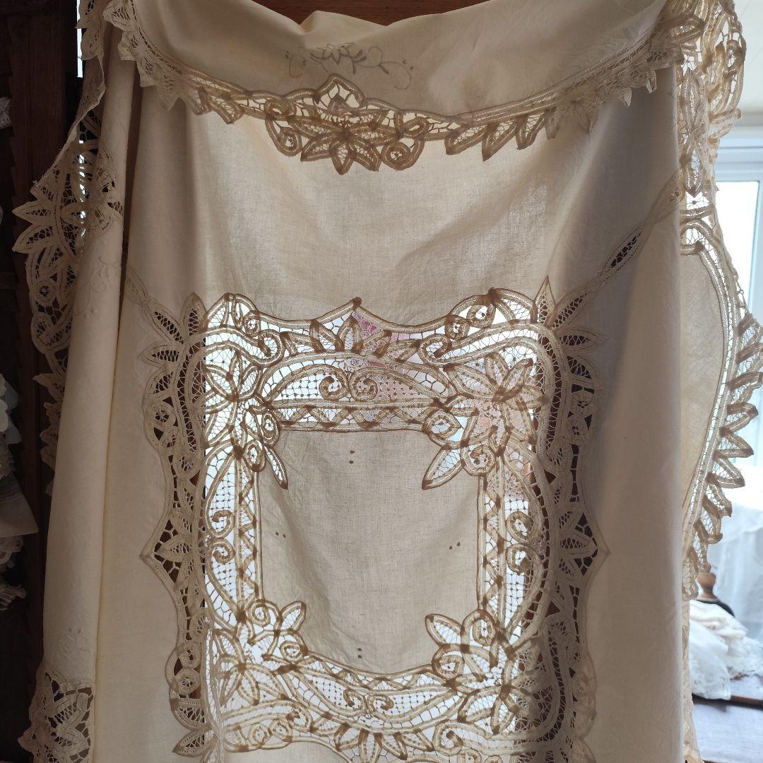 優しいオークル生成り＊Vintageバテンレース　円形クロス