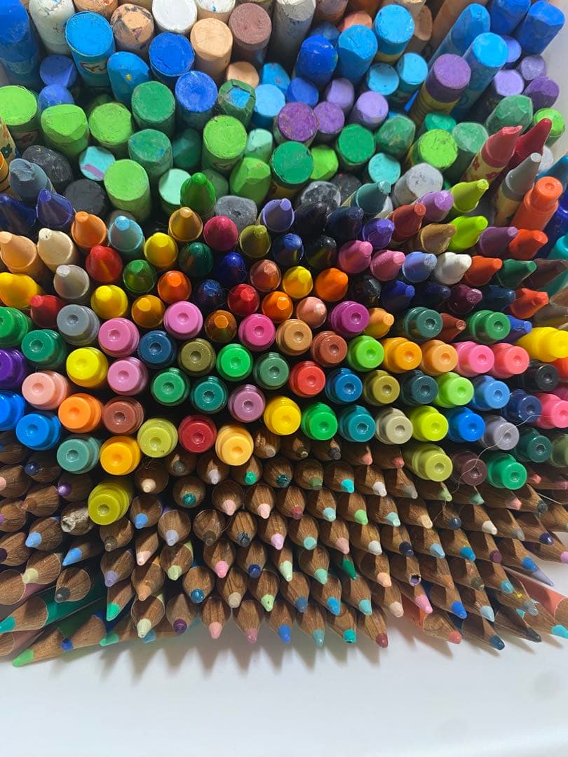 パステル約90本＋クレヨン&ペン約360本