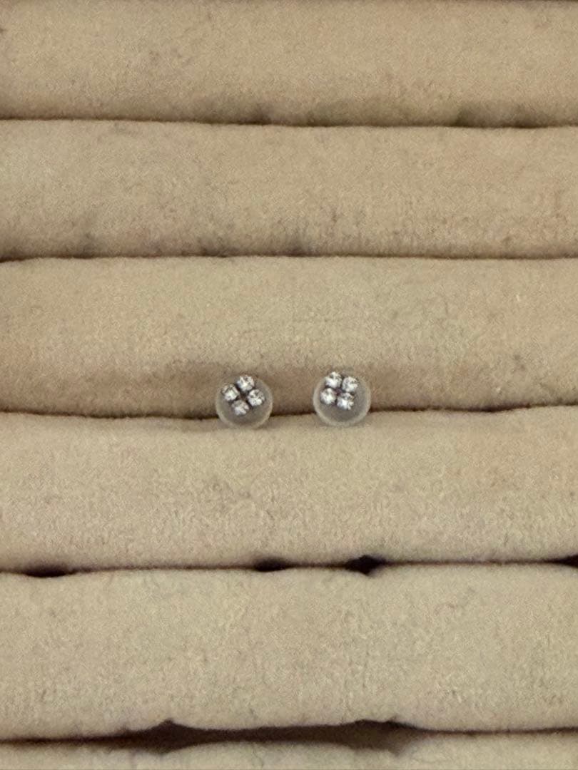 ベリテ　Verite ダイヤモンド　ピアス　スクエア形