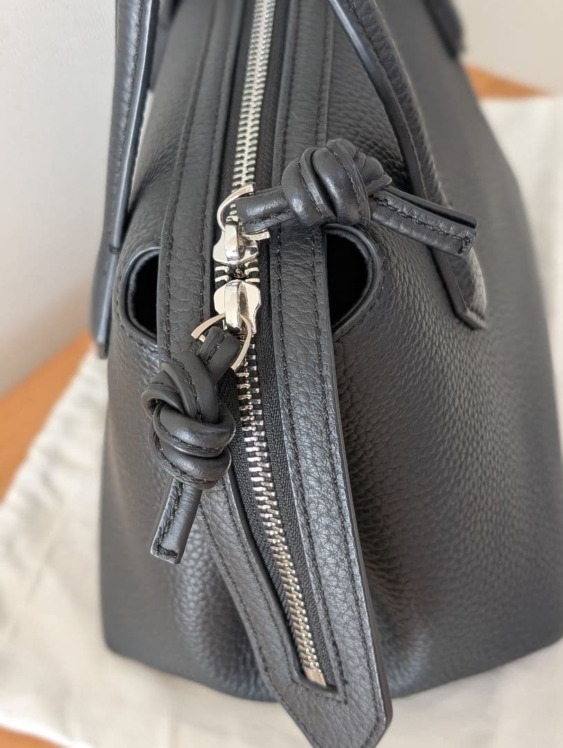 美品　VASICヴァジック GRAF MINI MINI ハンドバッグ　ブラック