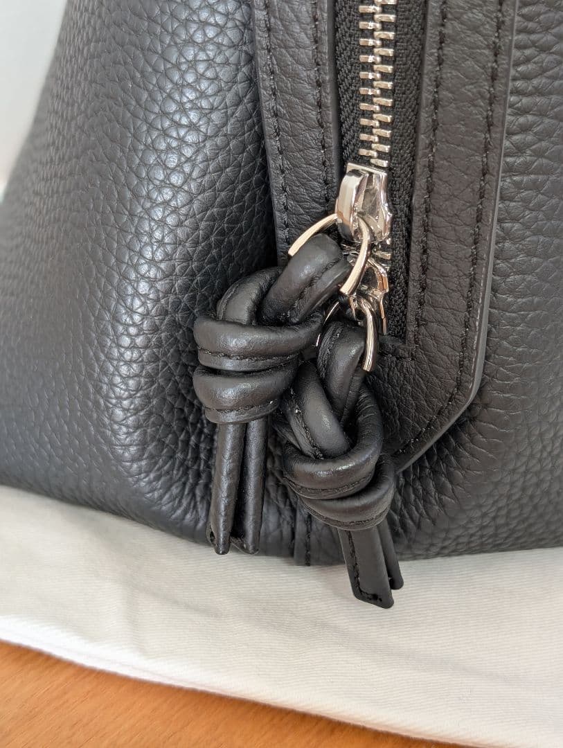 美品　VASICヴァジック GRAF MINI MINI ハンドバッグ　ブラック