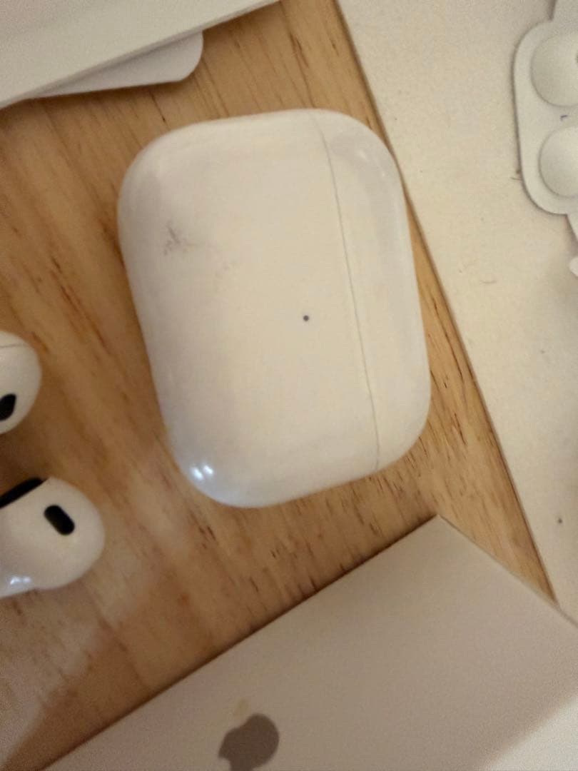 ね*い様 AirPods Pro 第2世代 Lightning（箱・付属品あり）