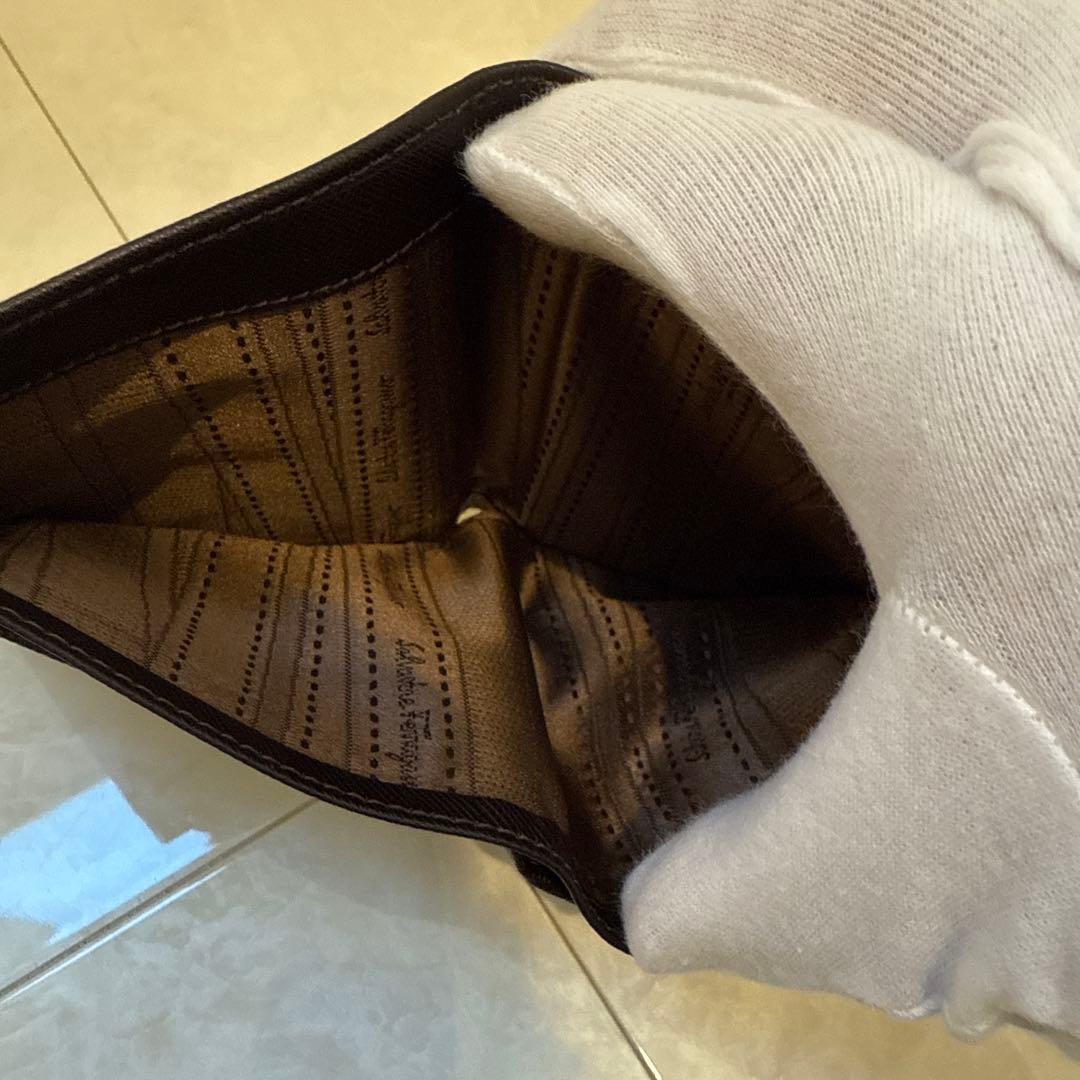 サルヴァトーレフェラガモ Salvatore Ferragamo 二つ折り財布